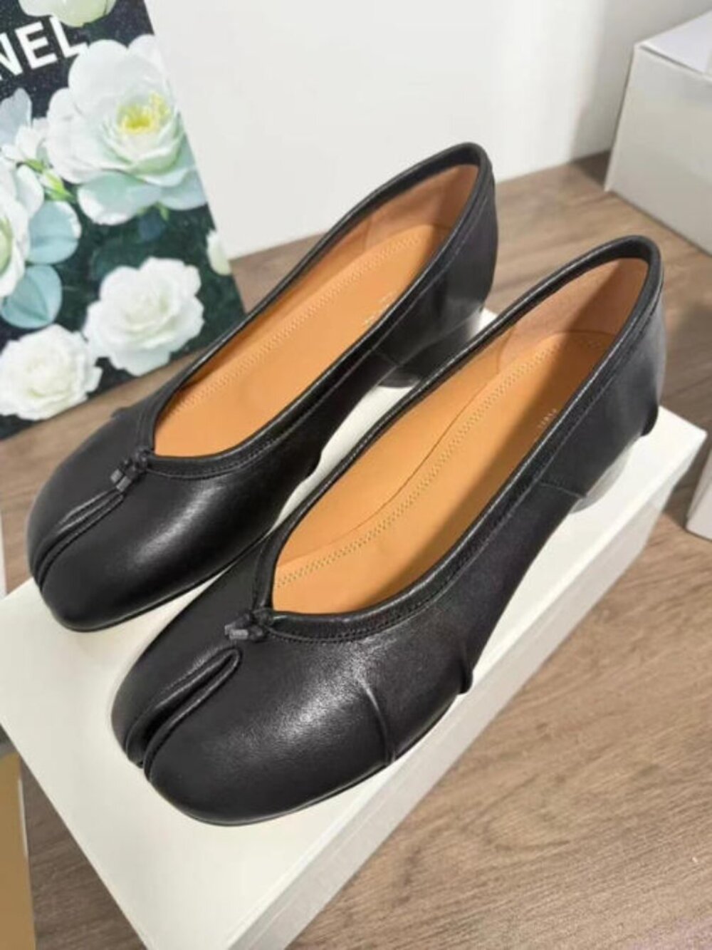 Maison Margiela Tabi Ballerina Flats - Black Leather / Size 39